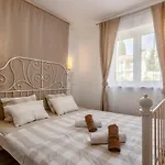 In With Sea View, Balcony, Air Conditioning, Wifi Lejlighed *