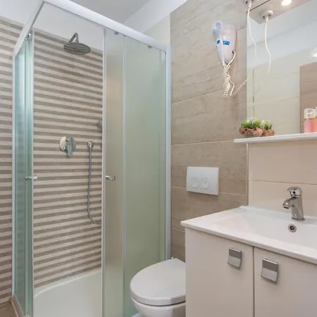 Appartamento In With Sea View, Balcony, Air Conditioning, Wifi