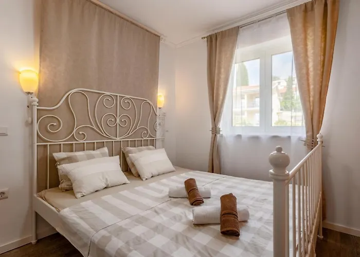 In With Sea View, Balcony, Air Conditioning, Wifi Apartman *