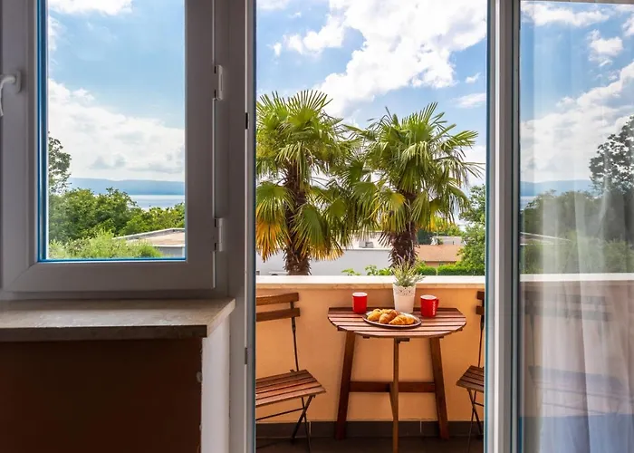 Apartman In With Sea View, Balcony, Air Conditioning, Wifi Njivice
