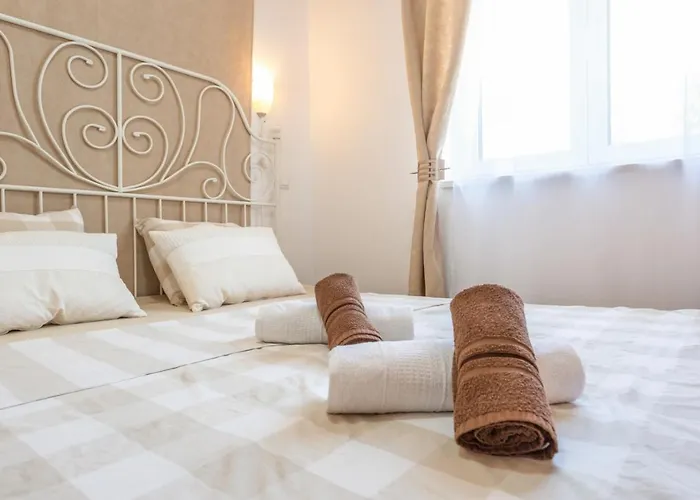In With Sea View, Balcony, Air Conditioning, Wifi Apartman *