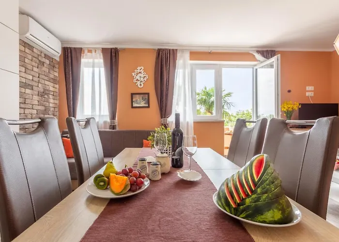 アパート In With Sea View, Balcony, Air Conditioning, Wifi