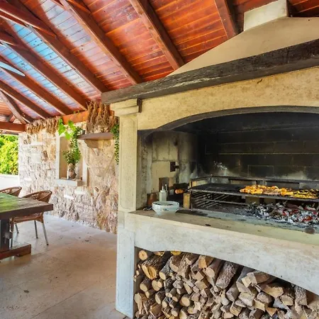 Apartament In With Sea View, Balcony, Air Conditioning, Wifi Nijvice