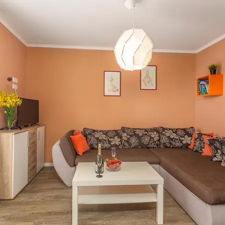 Apartament In With Sea View, Balcony, Air Conditioning, Wifi