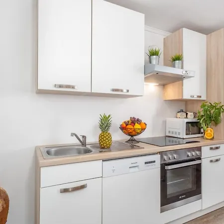 In With Sea View, Balcony, Air Conditioning, Wifi *