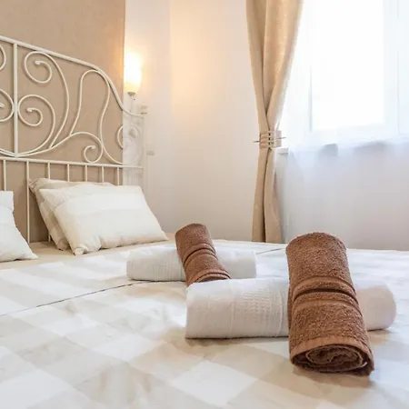 In With Sea View, Balcony, Air Conditioning, Wifi Apartament *