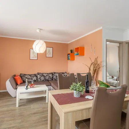 In With Sea View, Balcony, Air Conditioning, Wifi Apartamento Njivice